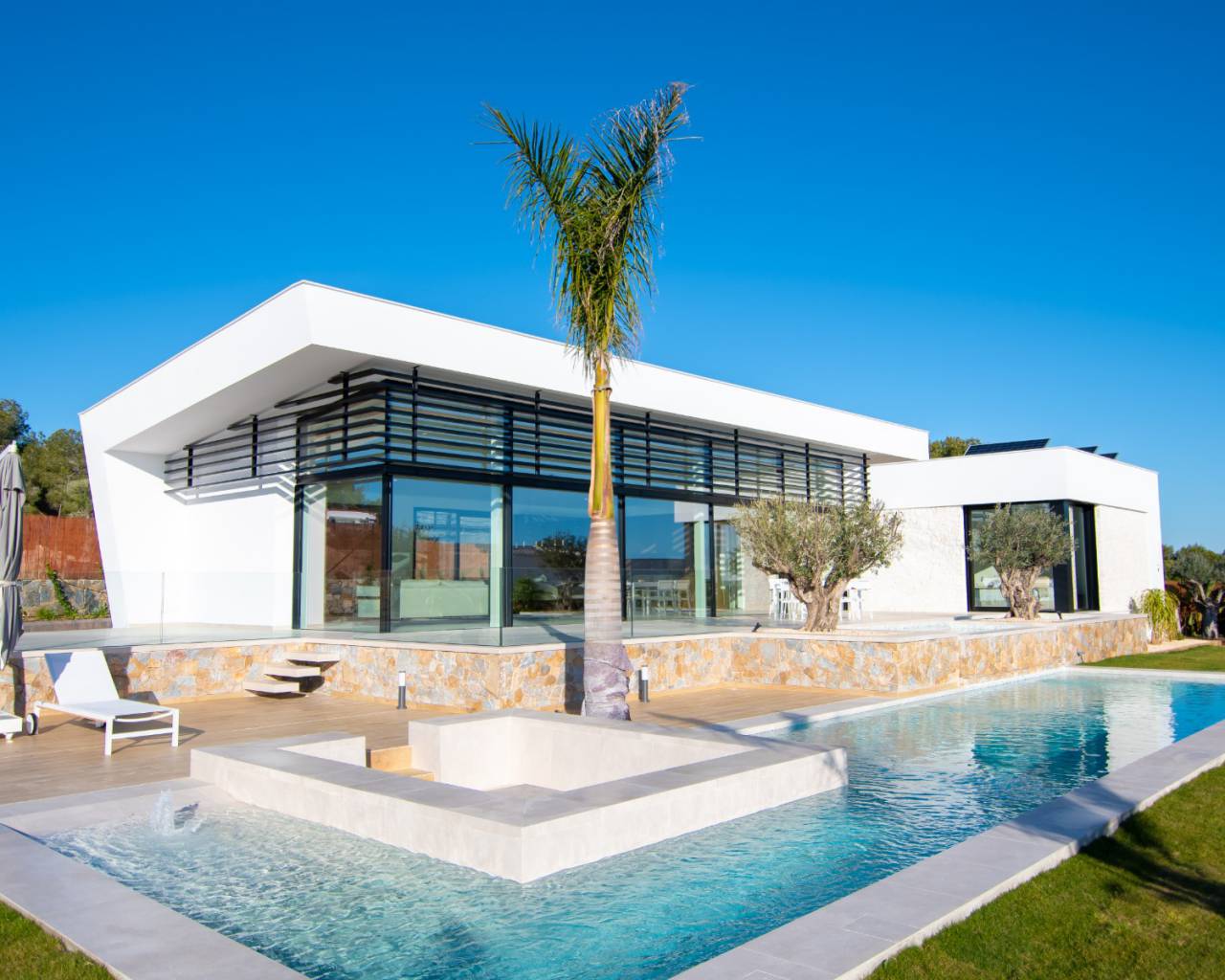 lascolinas_golfresort_villa.jpg
